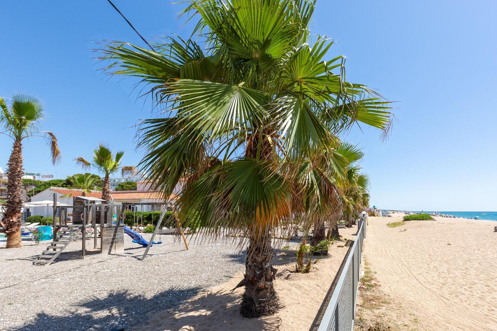 Malgrat De Mar Beachfront Village Exterior photo