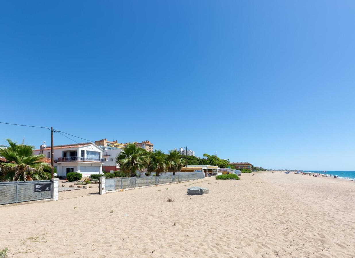 Malgrat De Mar Beachfront Village Exterior photo